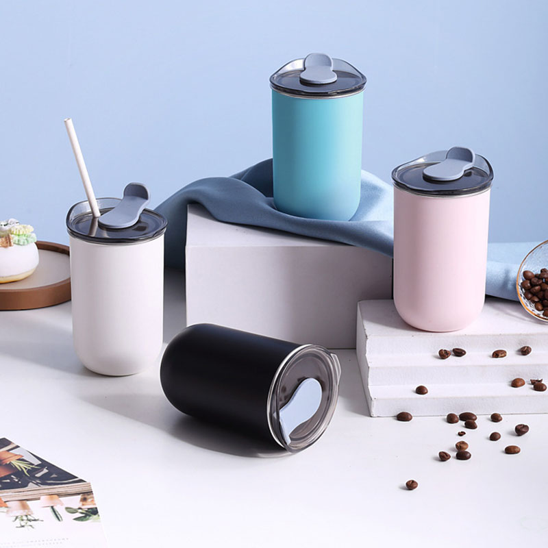 Garrafas de água isoladas com  - Juice Tea Coffee avaliação e preço